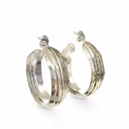 BRINCO ARGOLA DETALHE LISO