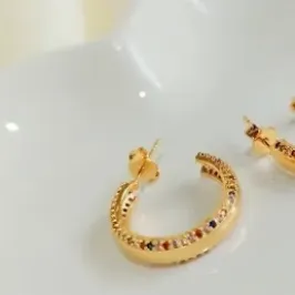 BRINCO ARGOLA ZIRCONIA COLOR
