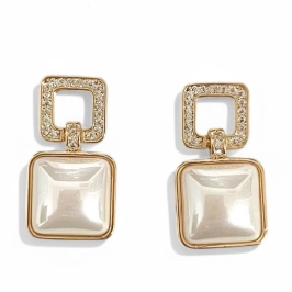 BRINCO PENDENTE QUADRADO PEROLA ZIRCONIA CRISTAL