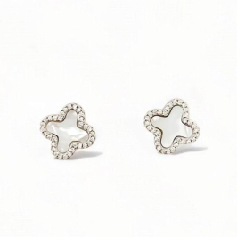 BRINCO TREVO MADREPEROLA ZIRCONIA CRISTAL