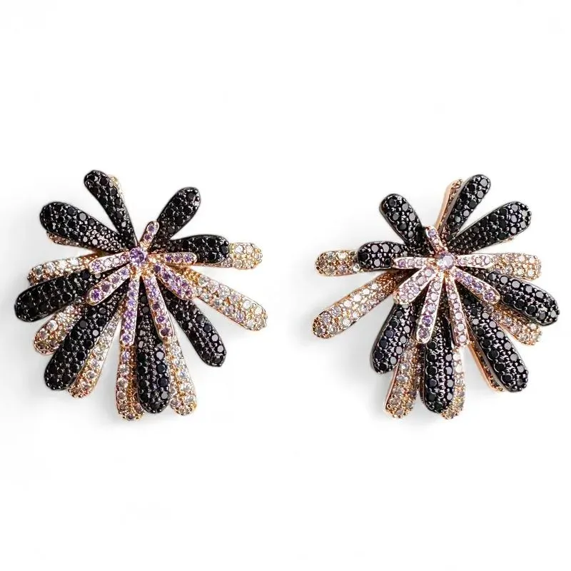 BRINCO FLORES ZIRCONIA CRISTAL ONIX