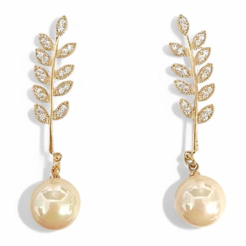 BRINCO PENDENTE FOLHAS PEROLA CREME ZIRCONIA CRISTAL