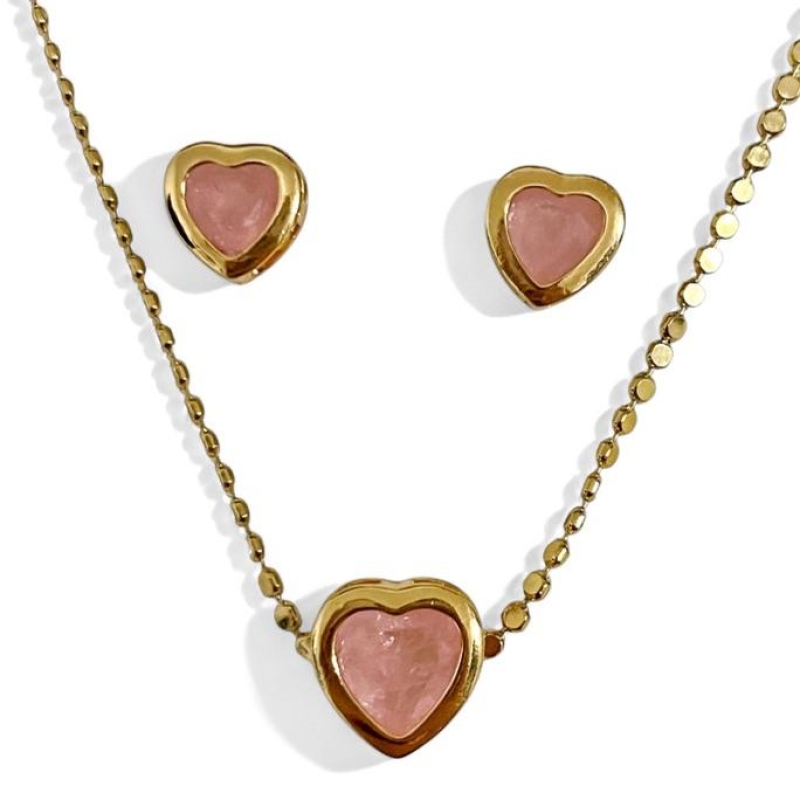 CONJUNTO CORAÇÃO PEDRA QUARTZO ROSA MEDALHA