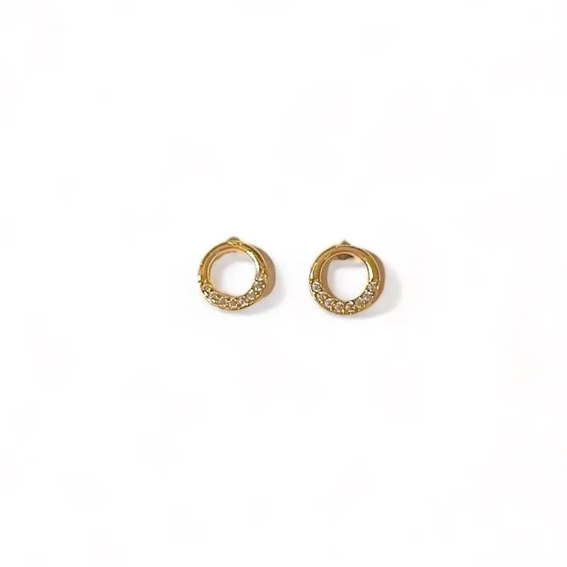 BRINCO CIRCULO VAZADO ZIRCONIA CRISTAL