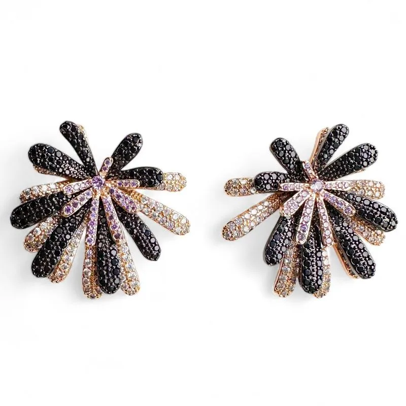 BRINCO FLORES ZIRCONIA CRISTAL ONIX