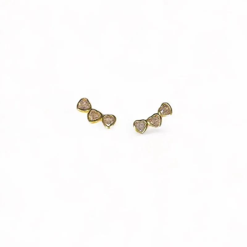 BRINCO TRÊS CORAÇÕES ZIRCONIA CRISTAL