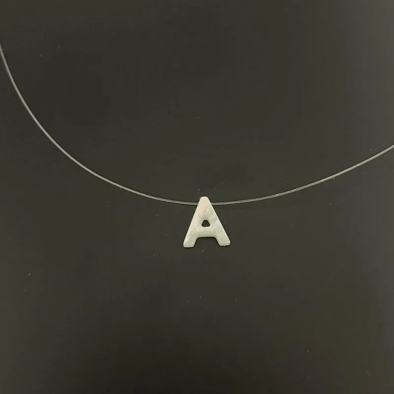 COLAR NYLON LETRA A MADREPEROLA