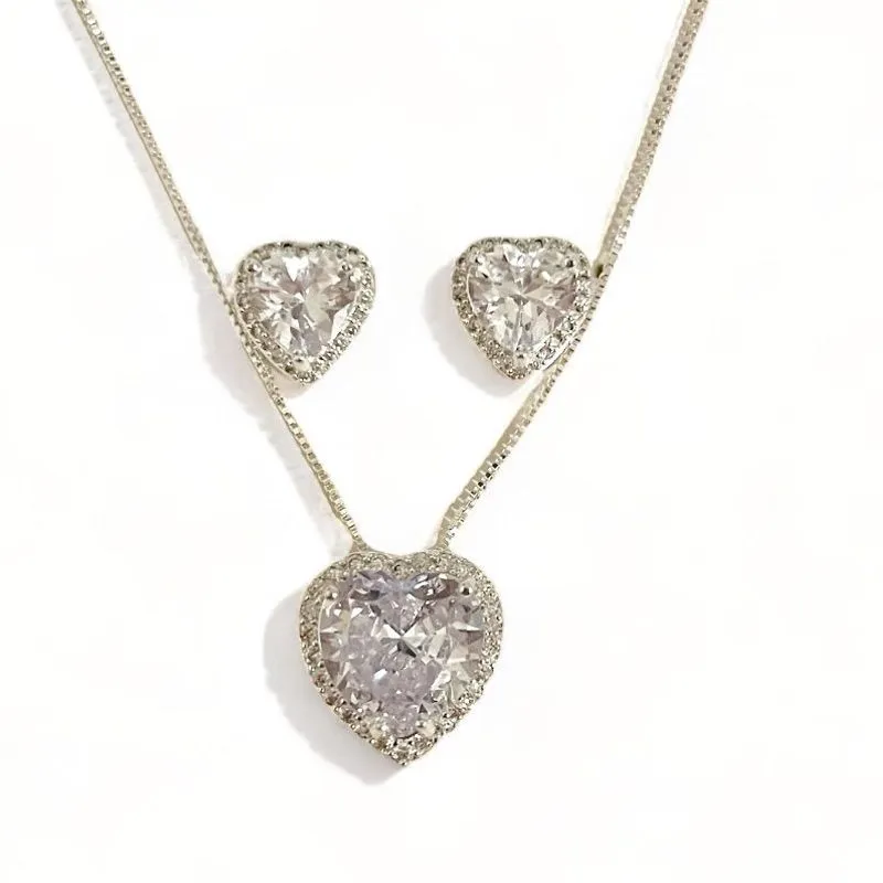 CONJUNTO CORAÇÃO PEDRA ZIRCONIA CRISTAL