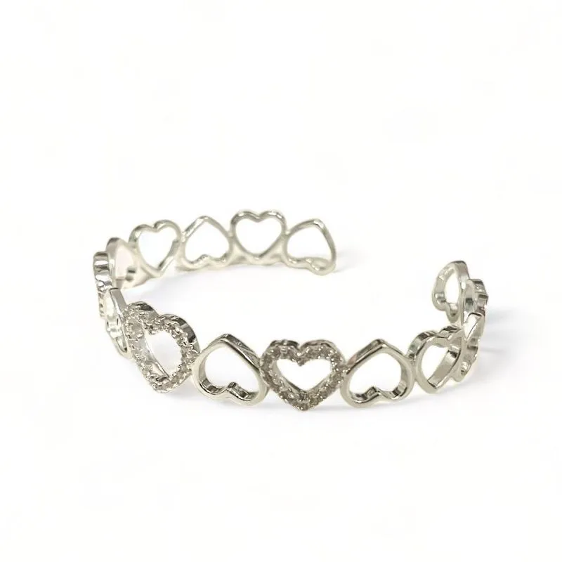 PULSEIRA BRACELETE CORAÇÕES VAZADOS ZIRCONIA CRISTAL